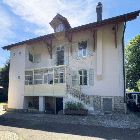 Maison 6 chambre(s) à vendre - Montreux-Château